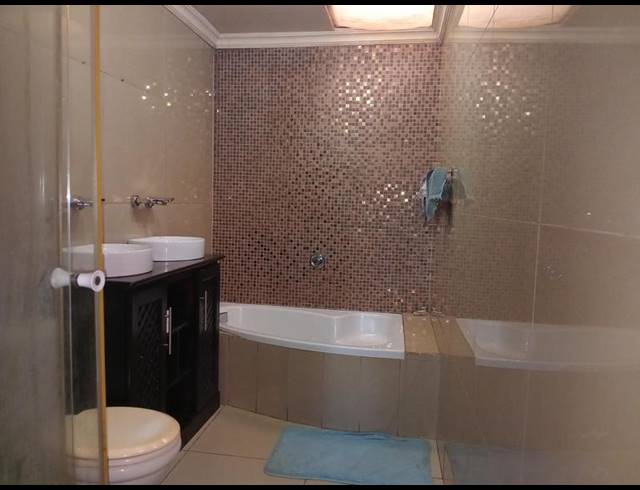 3 BEDROOM TOWNHOUSE FOR SALE IN VANDERBIJLPARK CW 3